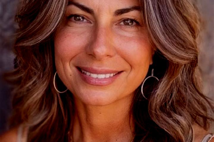 Amelia, 34, a brunette grey-eyed caribbean companion based in Pressins. Offering Party Girl, Erotic Massage, Dinner Date. Available for incall and outcall, o...