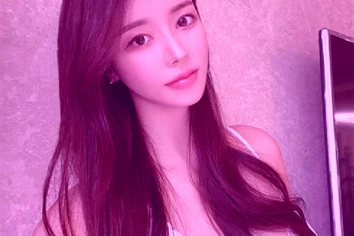 Amelia, 34 — Escort in Guanfang, China