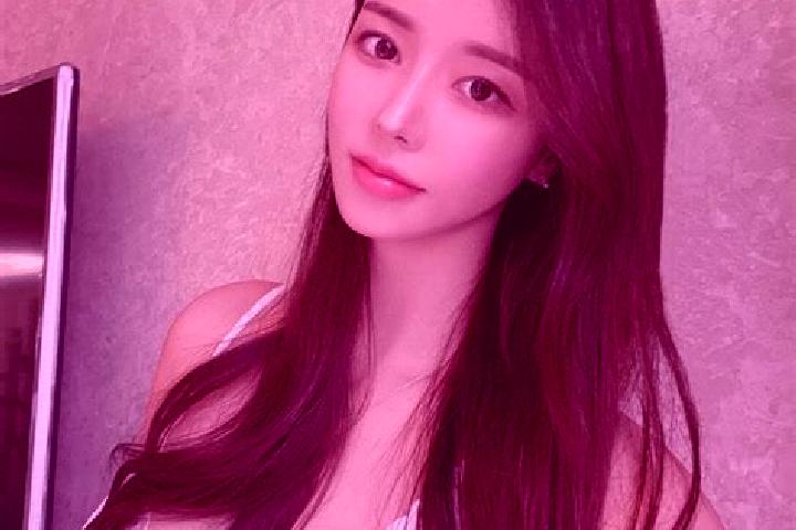 Amelia, 34 — Escort in Sozhug, China
