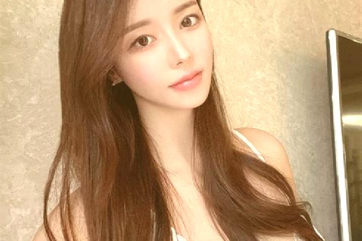 Amelia, 34 — Escort in Yantongshan, China