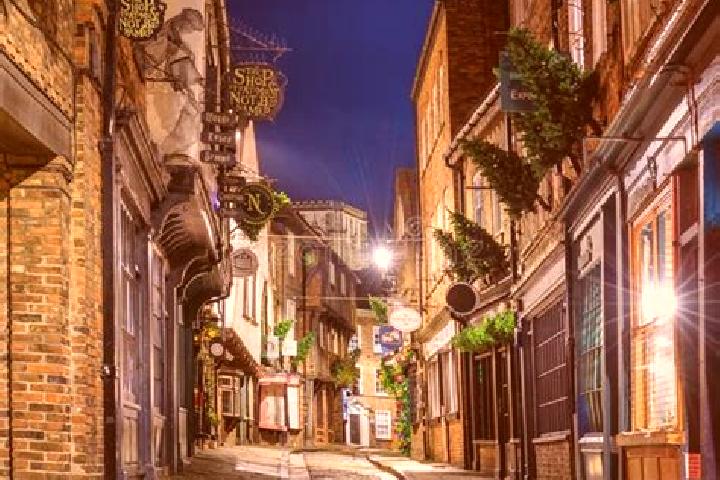 Amelia, 34 — Escort in York, United Kingdom