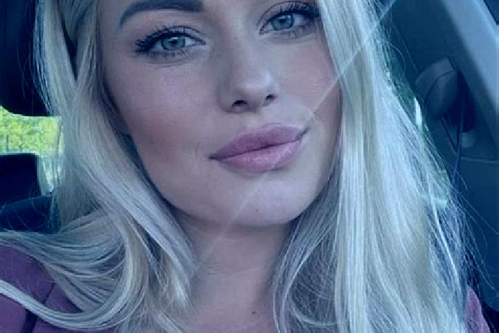 Amelia, 35, a blonde hazel-eyed asian companion based in Dighwara. Offering Couples, OWO, Tantra, Fetish. Available for incall and outcall, day and evening d...