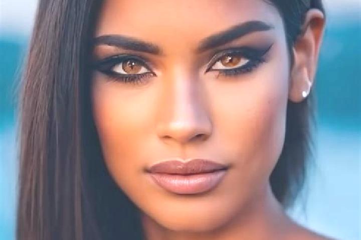 Amelia, 35, a brunette dark-eyed latina companion based in Hundon. Offering CIM, Massage, Travel Companion, Party Girl. Available for incall and outcall, ove...