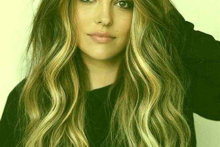 Amelia, 35, a dark blonde brown-eyed middle eastern companion based in Maillane. Offering A-Level, Tantra, OWO. Available for incall and outcall, day and eve...