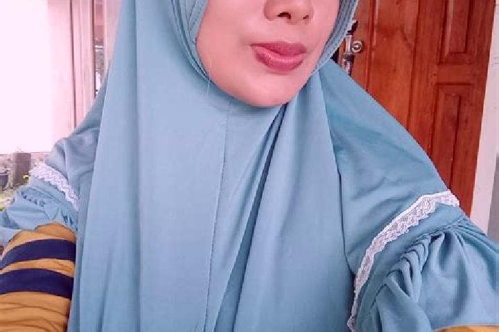 Amelia, 35 — Escort in Walenrang, Indonesia