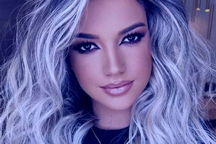 Amelia, 36, a platinum blonde brown-eyed mixed companion based in Entrimo. Offering CIM, 69, OWO, Duos. Available for incall and outcall, day and evening dates.