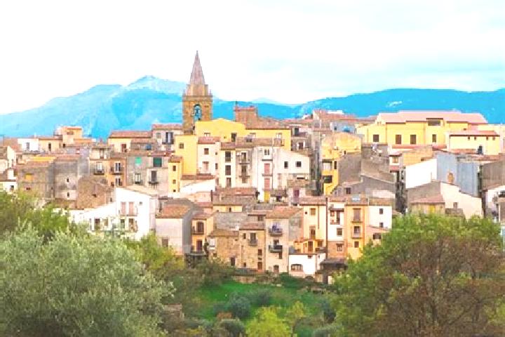 Amelia, 36 — Escort in Castelbuono, Italy