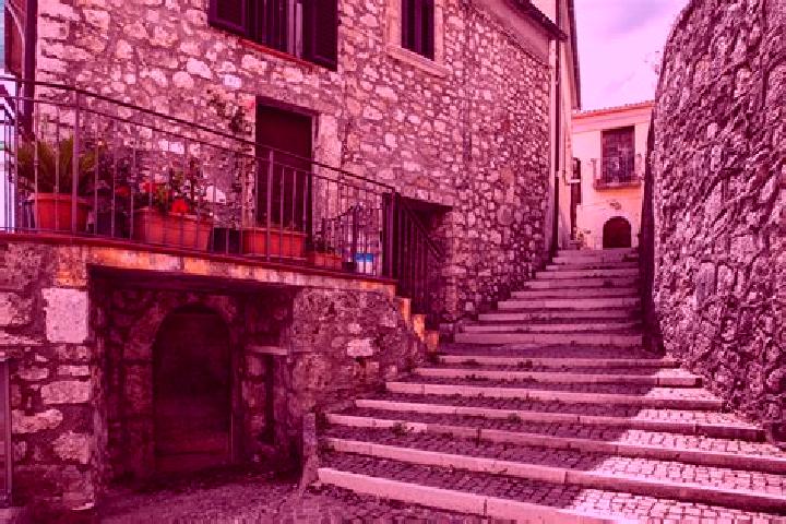 Amelia, 36 — Escort in Cerro al Volturno, Italy