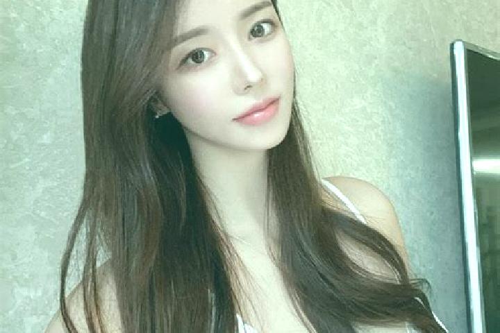 Amelia, 36 — Escort in Xianbao, China
