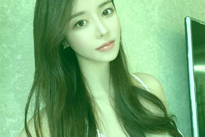 Amelia, 36 — Escort in Zhengkeng, China