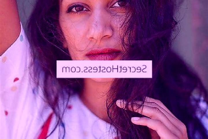 Amelia, 37, a black green-eyed indian companion based in Kincardine. Offering Striptease, CIM, Party Girl, Couples, Travel Companion. Available for incall an...