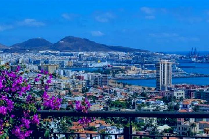 Amelia, 37, a blonde dark-eyed mediterranean companion based in Las Palmas de Gran Canaria. Offering OWO, Massage, BDSM, Girlfriend Experience, Duos. Availab...