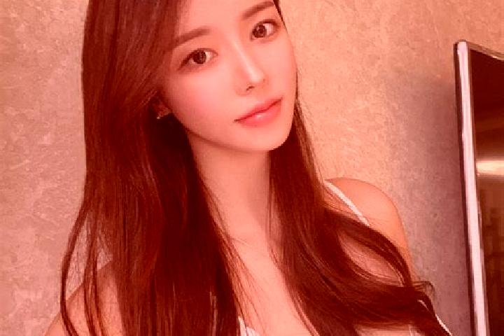 Amelia, 37 — Escort in Rangxi, China