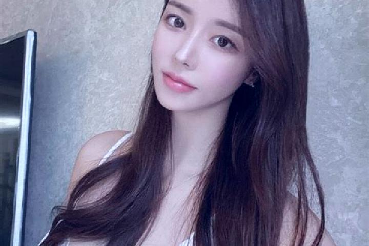 Amelia, 37 — Escort in Shuishaping, China
