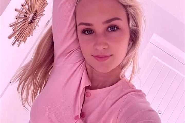 Amelia, 37 — Escort in Stugun, Sweden