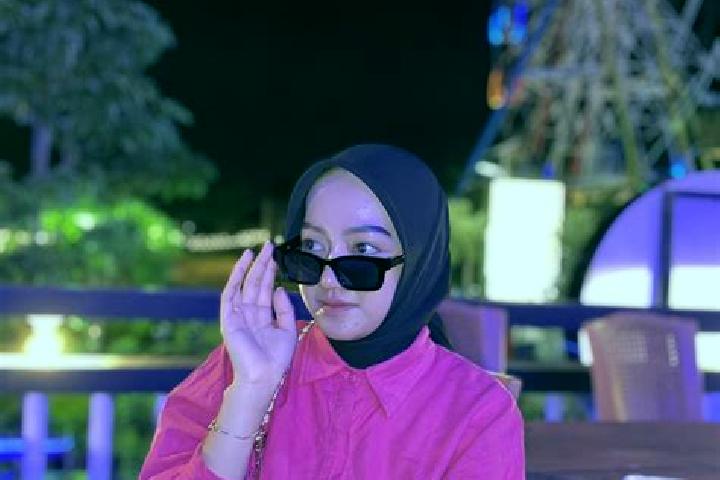 Amelia, 37 — Escort in Sukamaju, Indonesia