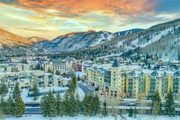 Amelia, 37 — Escort in Vail, United States
