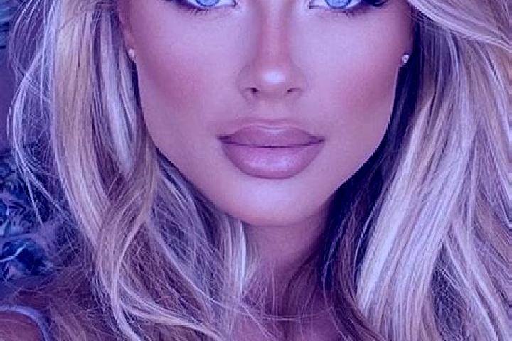 Amelia, 38, a blonde hazel-eyed latina companion based in Bulumulyo. Offering Fetish, Roleplay, Couples. Available for incall and outcall, overnight bookings...