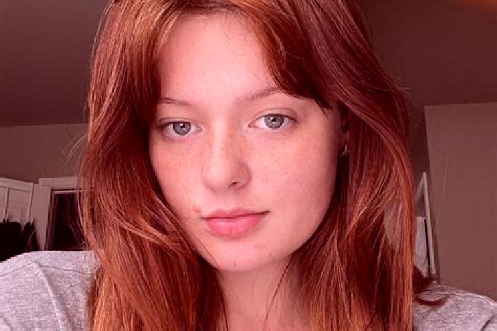 Amelia, 38, a red green-eyed caucasian companion based in Nueva Esperanza. Offering Striptease, OWO, Massage. Available for incall and outcall, overnight boo...