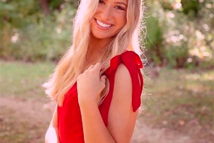 Amelia, 38 — Escort in Moberly, United States