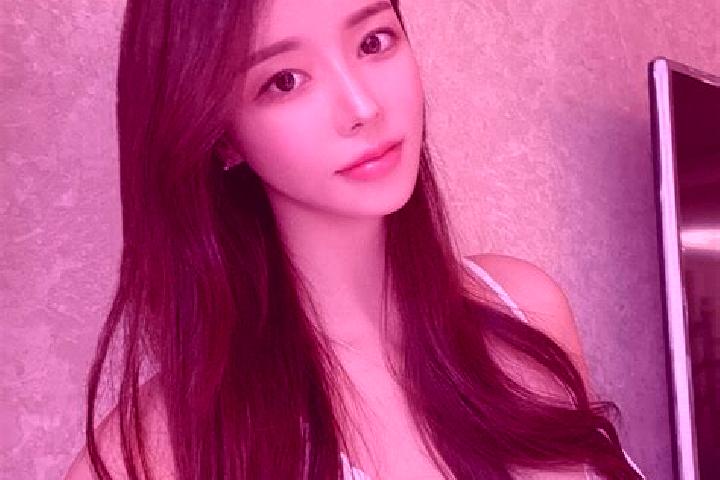 Amelia, 38 — Escort in Tuoyema, China