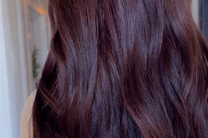 Amelia, 39, a red brown-eyed european companion based in Van Giang. Offering Striptease, Roleplay, GFE, Fetish. Available for incall and outcall, day and eve...