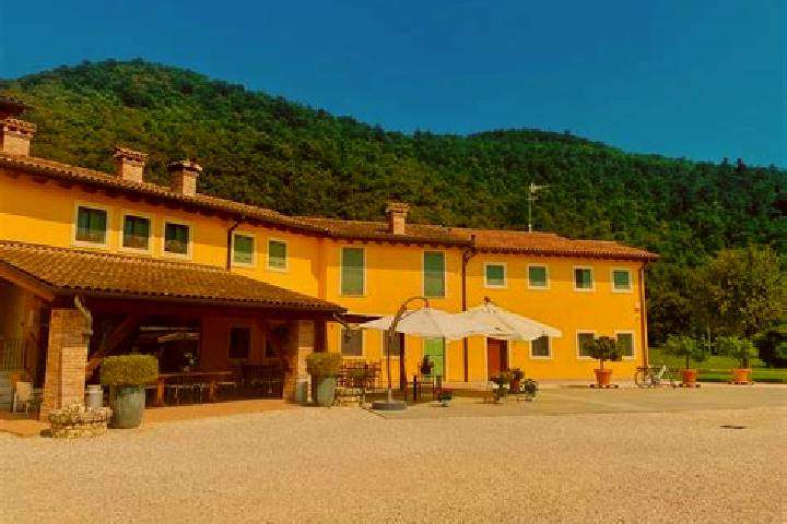 Amelia, 39 — Escort in Cascina Valle-Stazione di Carimate, Italy