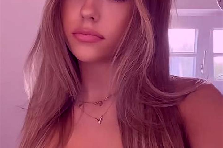 Aria, 20, a dark blonde brown-eyed ebony companion based in Belle Terre. Offering A-Level, Dinner Date, Party Girl, Duos. Available for incall and outcall, o...