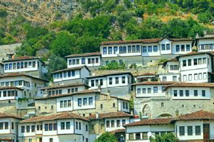Aria, 20 — Escort in Llugaj, Albania