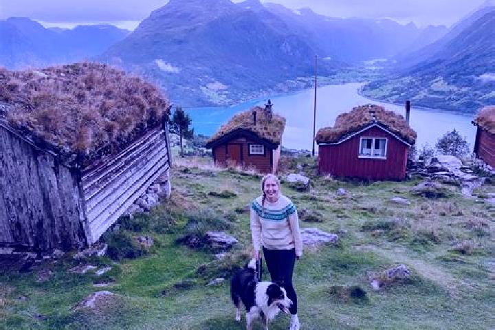 Aria, 20 — Escort in Valderoy, Norway