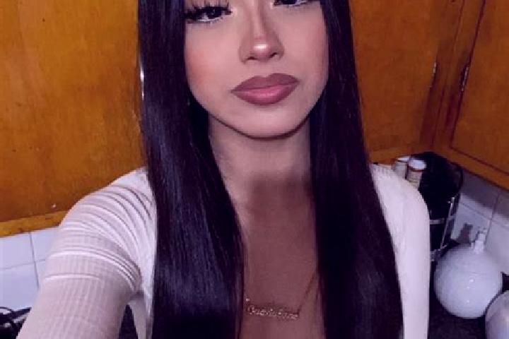 Aria, 21, a black dark-eyed latina companion based in Curlewis. Offering A-Level, Travel Companion. Available for incall and outcall, day and evening dates.