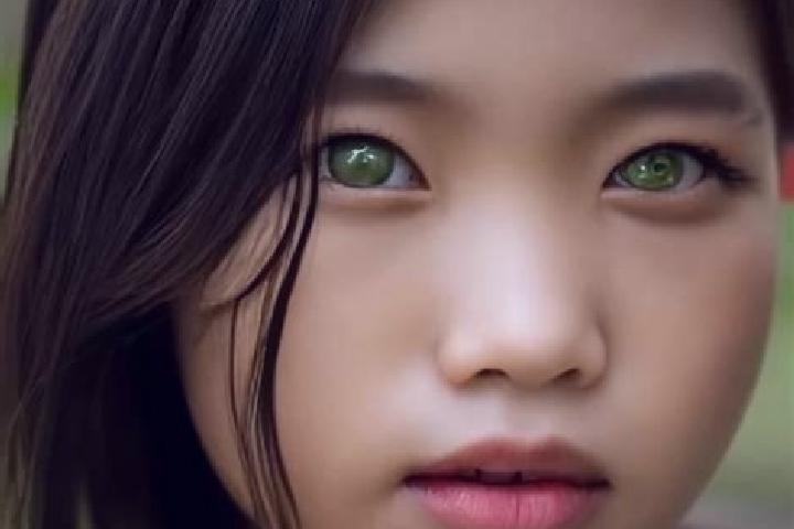 Aria, 21, a chestnut green-eyed asian companion based in Pukerua Bay. Offering Fetish, Couples, OWO. Available for incall and outcall, day and evening dates.