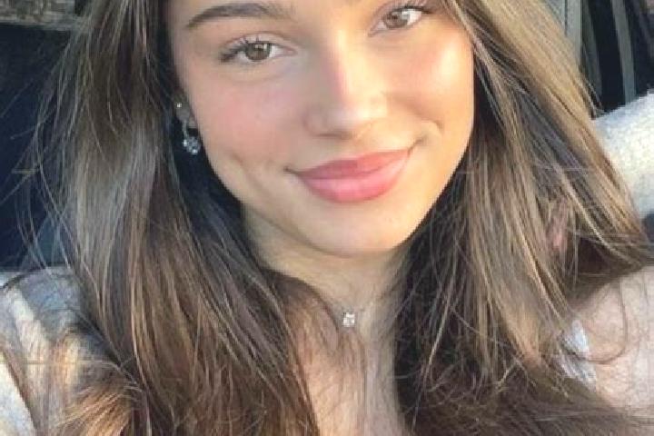 Aria, 21, a chestnut hazel-eyed slavic companion based in Dzilam Gonzalez. Offering GFE, Girlfriend Experience, A-Level, Massage, Deep French Kissing. Availa...