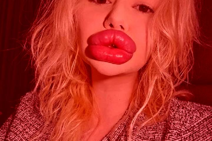 Aria, 21, a dark blonde amber-eyed mixed companion based in Ubay. Offering BDSM, Striptease, A-Level, OWO. Available for incall and outcall, overnight bookin...