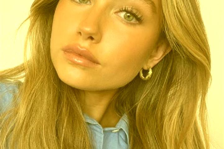 Aria, 21, a dark blonde green-eyed indian companion based in Aricagua. Offering Dinner Date, OWO, Prostate Massage, Travel Companion, Deep French Kissing. Av...