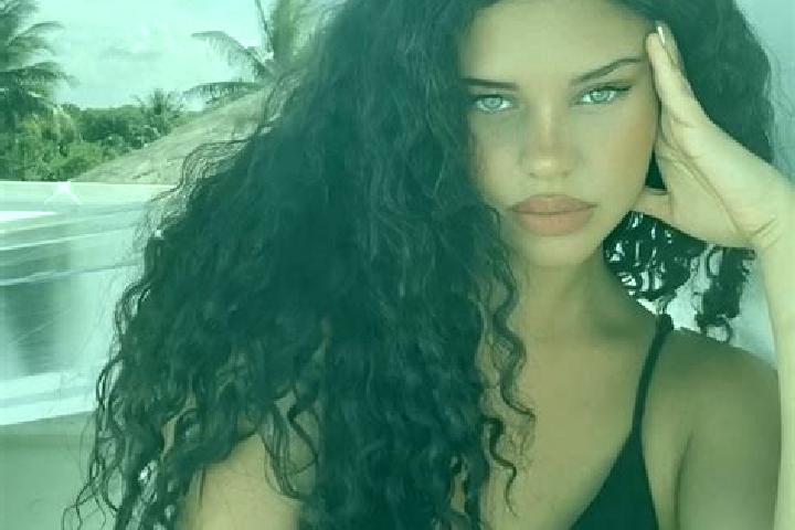 Aria, 21, a red grey-eyed latina companion based in Villa Aldama. Offering Duos, Dinner Date, Massage, Travel Companion. Available for incall and outcall, da...