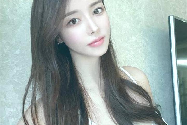 Aria, 21 — Escort in Daotaiqiao, China