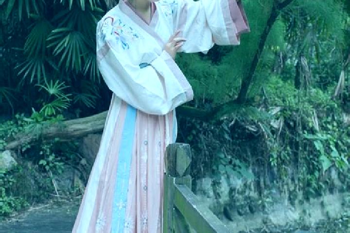 Aria, 21 — Escort in Xianxia, China