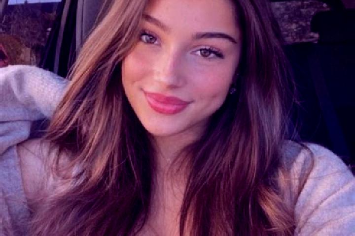 Aria, 22, a brunette grey-eyed latina companion based in Kurud. Offering Travel Companion, Tantra, A-Level, Deep French Kissing. Available for incall and out...