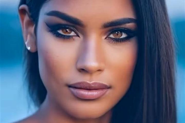 Aria, 22, a dark blonde amber-eyed latina companion based in Korma. Offering BDSM, OWO, A-Level, Overnight. Available for incall and outcall, day and evening...