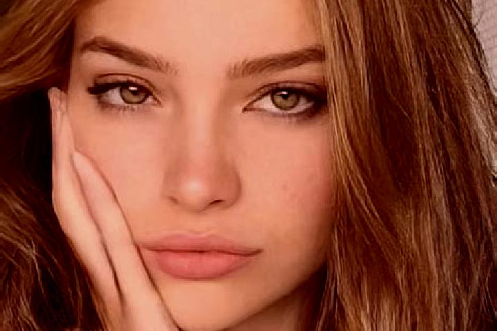Aria, 22, a dark blonde dark-eyed mixed companion based in Mogesti. Offering GFE, OWO, Party Girl. Available for incall and outcall, day and evening dates.