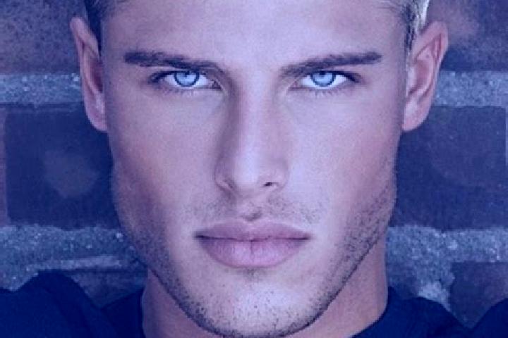 Aria, 22, a dark blonde grey-eyed caucasian companion based in La Chataigneraie. Offering Deep French Kissing, Duos, Girlfriend Experience. Available for inc...