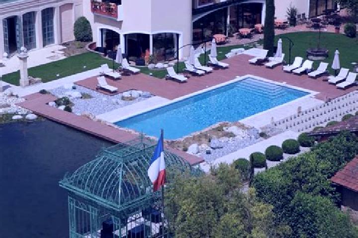 Aria, 22 — Escort in Collonges, France