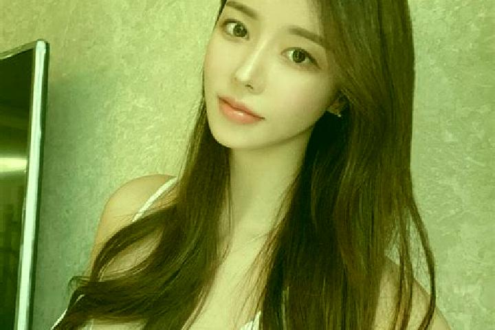 Aria, 22 — Escort in Jiandou, China