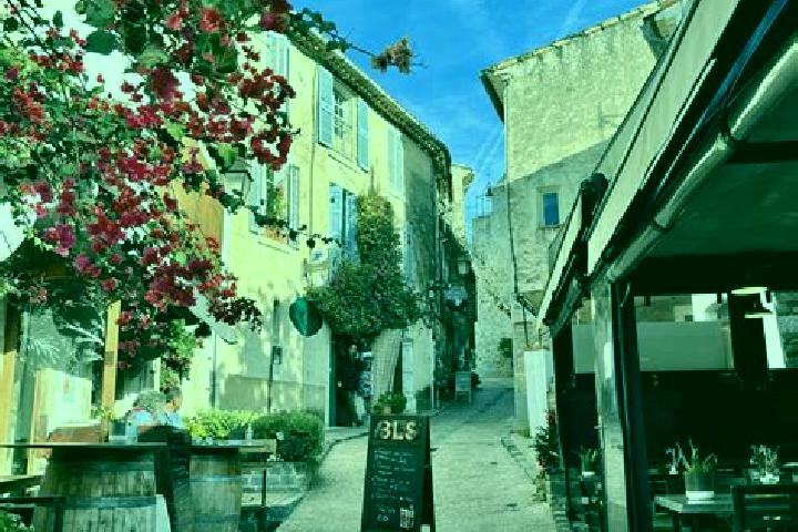Aria, 22 — Escort in Le Castellet, France