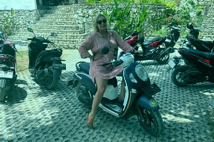 Aria, 22 — Escort in Ped, Indonesia