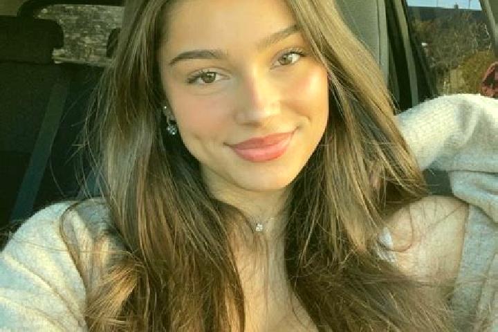 Aria, 23, a brunette blue-eyed slavic companion based in Sant Elia a Pianisi. Offering Fetish, Massage, Erotic Massage, Party Girl, Couples. Available for in...