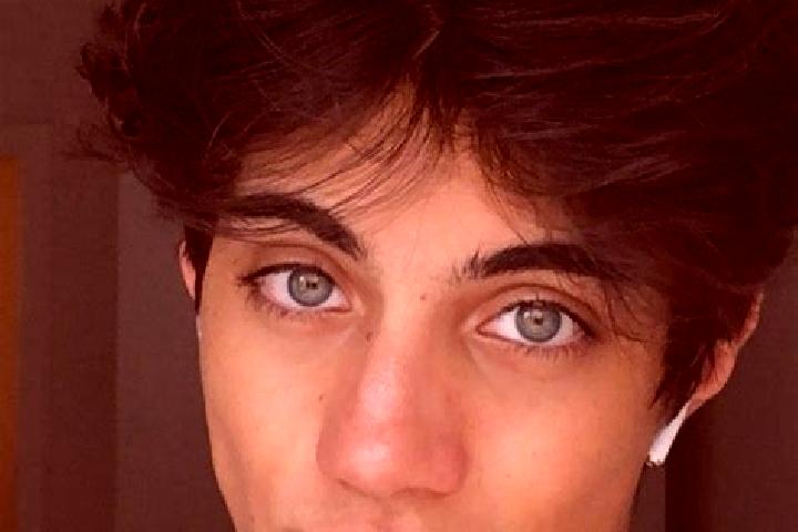 Aria, 23, a chestnut grey-eyed caucasian companion based in Portachuelo. Offering Party Girl, A-Level, GFE, Prostate Massage, Massage. Available for incall a...