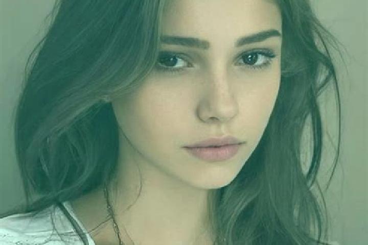 Aria, 23, a chestnut hazel-eyed slavic companion based in Umbulan Kapiak. Offering GFE, Couples, Fetish. Available for incall and outcall, day and evening da...