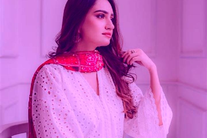 Aria, 23 — Escort in Garhi Dupatta, Pakistan
